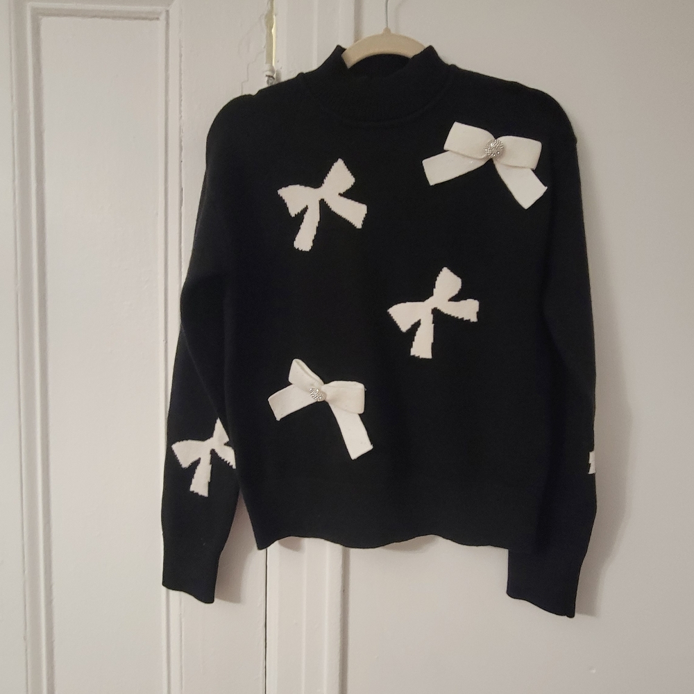 NWT KARL LAGERFELD PARIS 3D Bow Mockneck Sweater Black With White Rhinestone XS